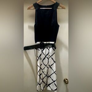 Ann Taylor Black and White Scoopneck Sleeveless Dress with Belt Size 12